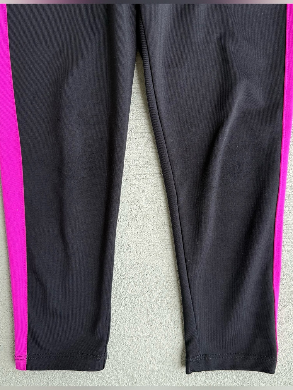 SET Nike Athletic Rainbow Logo Tee Black Pink Side Stripe Pants Girls Size 4-5 - Picture 11 of 15